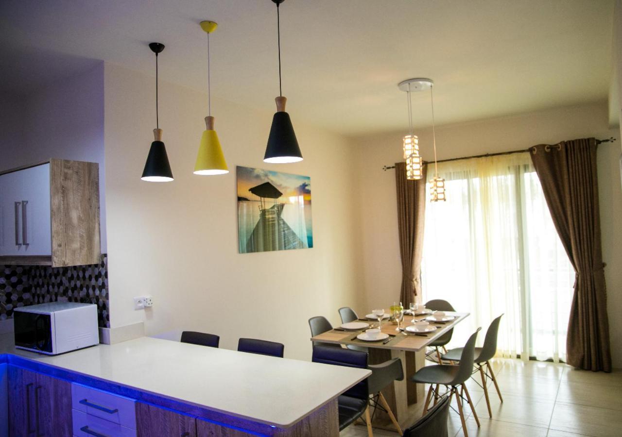 Luxury 2 Bedroom Apartment With Pool - Close To Flic-En-Flac Beach Экстерьер фото